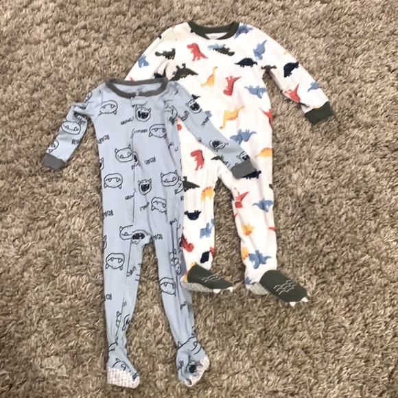Carter's Other - Bundle of 2 Carter’s footed pajamas
